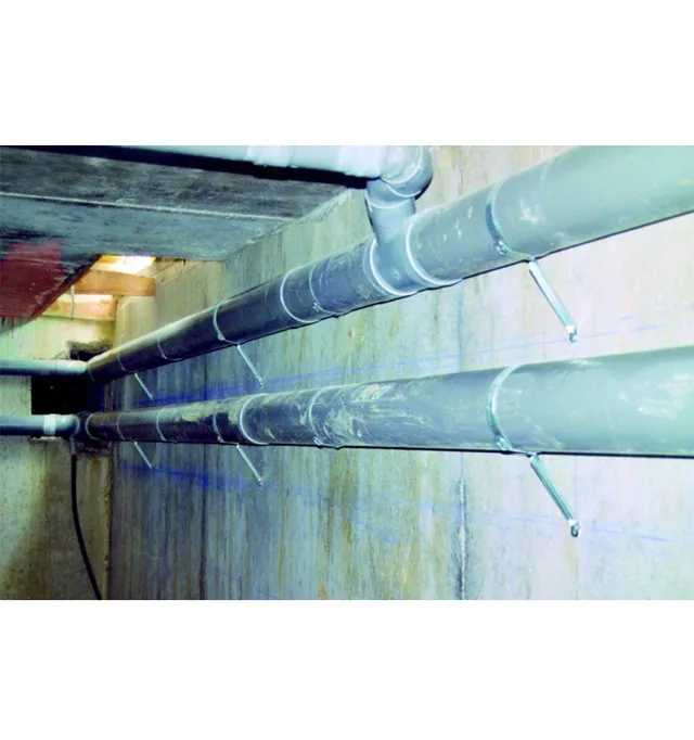 Colliers TOPCELT sur des collecteurs fonte suspendus sous plafond